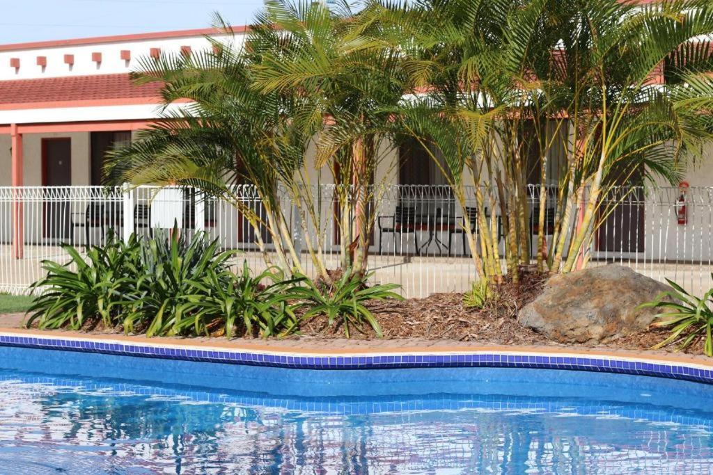 Bundaberg Spanish Motor Inn Exteriör bild