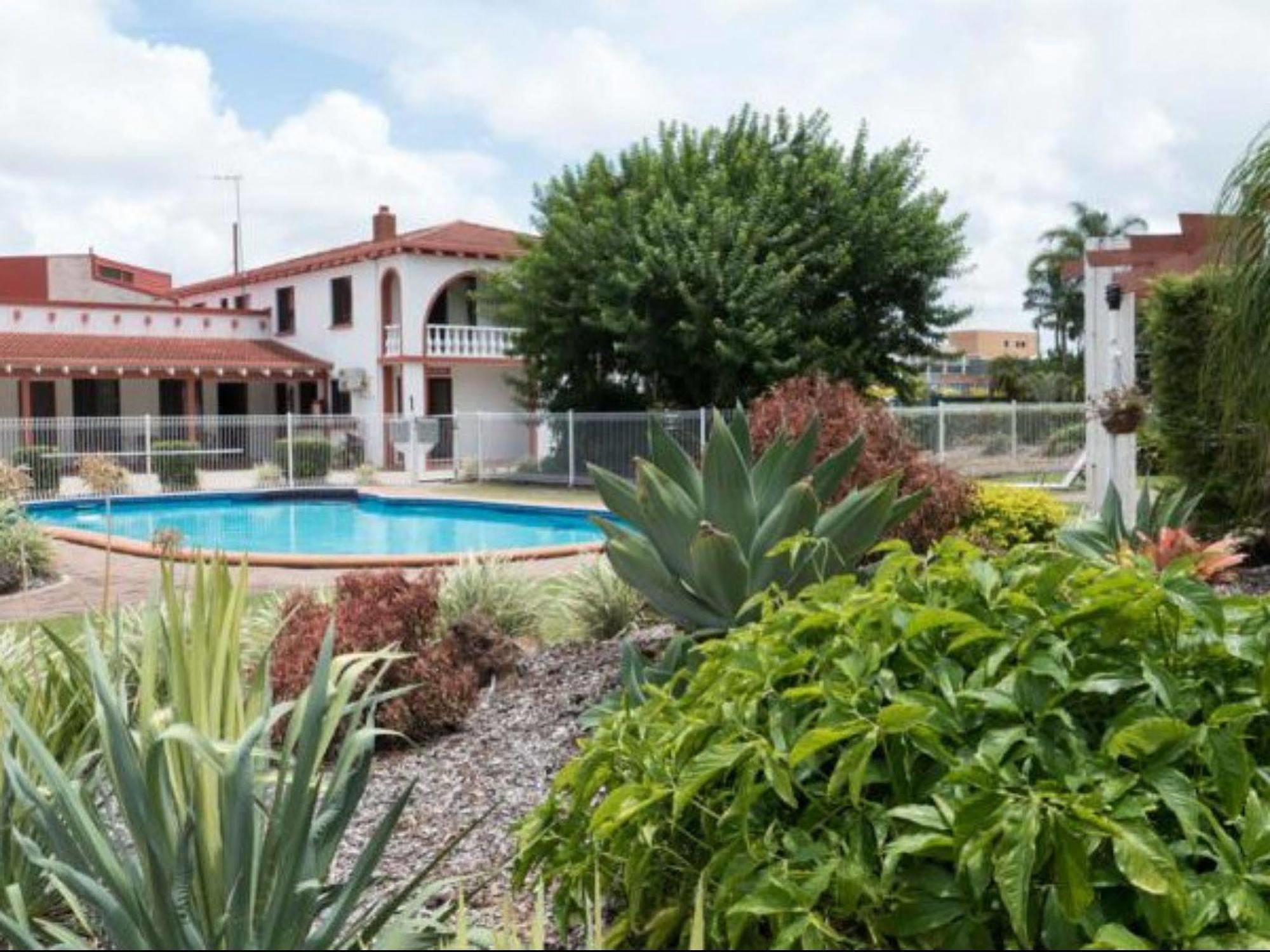 Bundaberg Spanish Motor Inn Exteriör bild