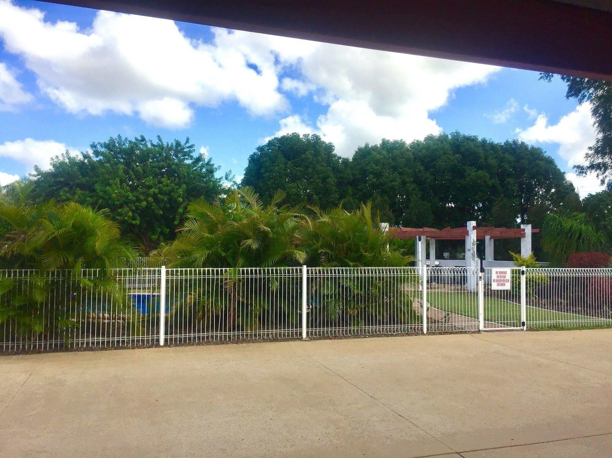 Bundaberg Spanish Motor Inn Exteriör bild