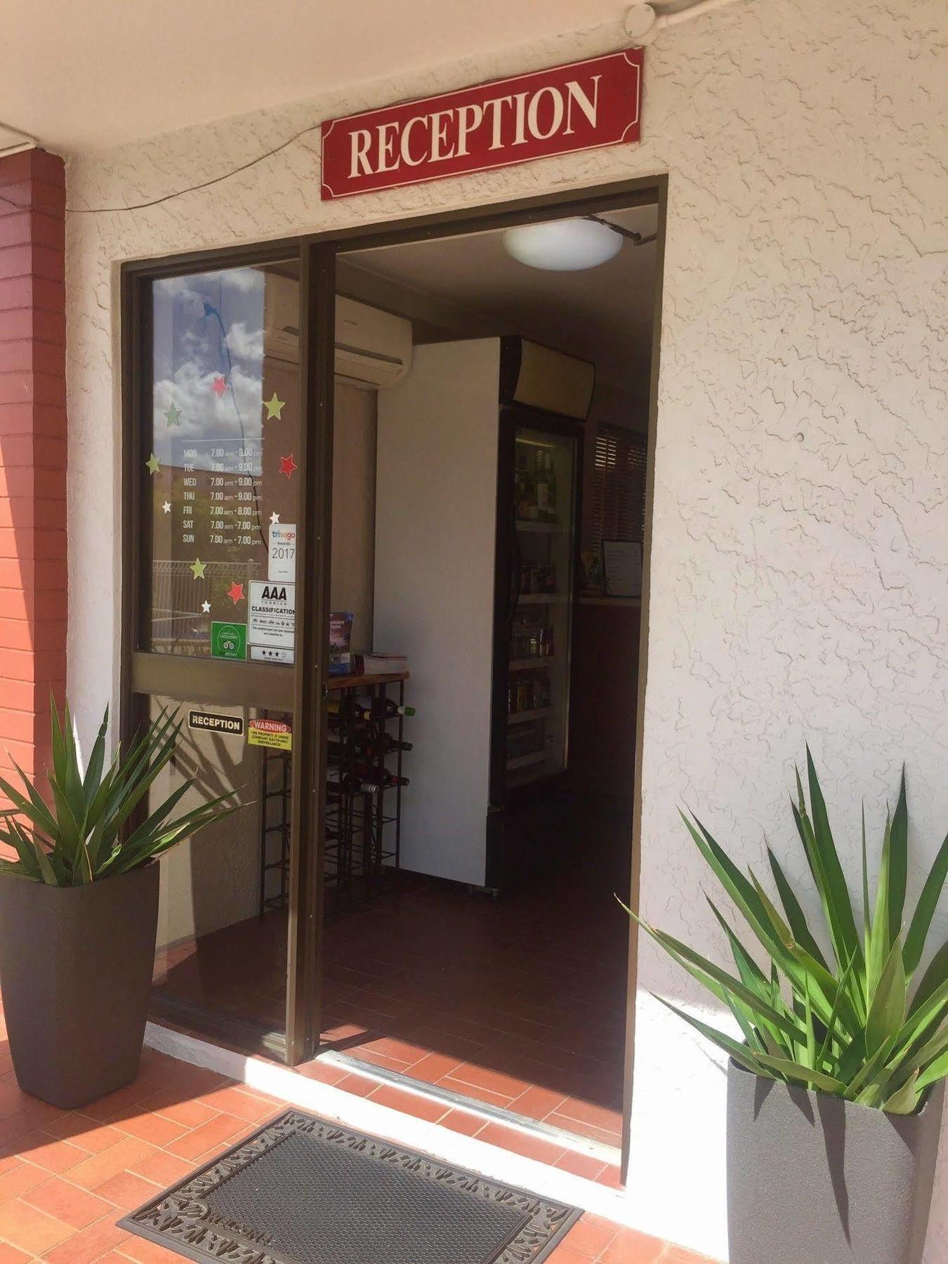 Bundaberg Spanish Motor Inn Exteriör bild