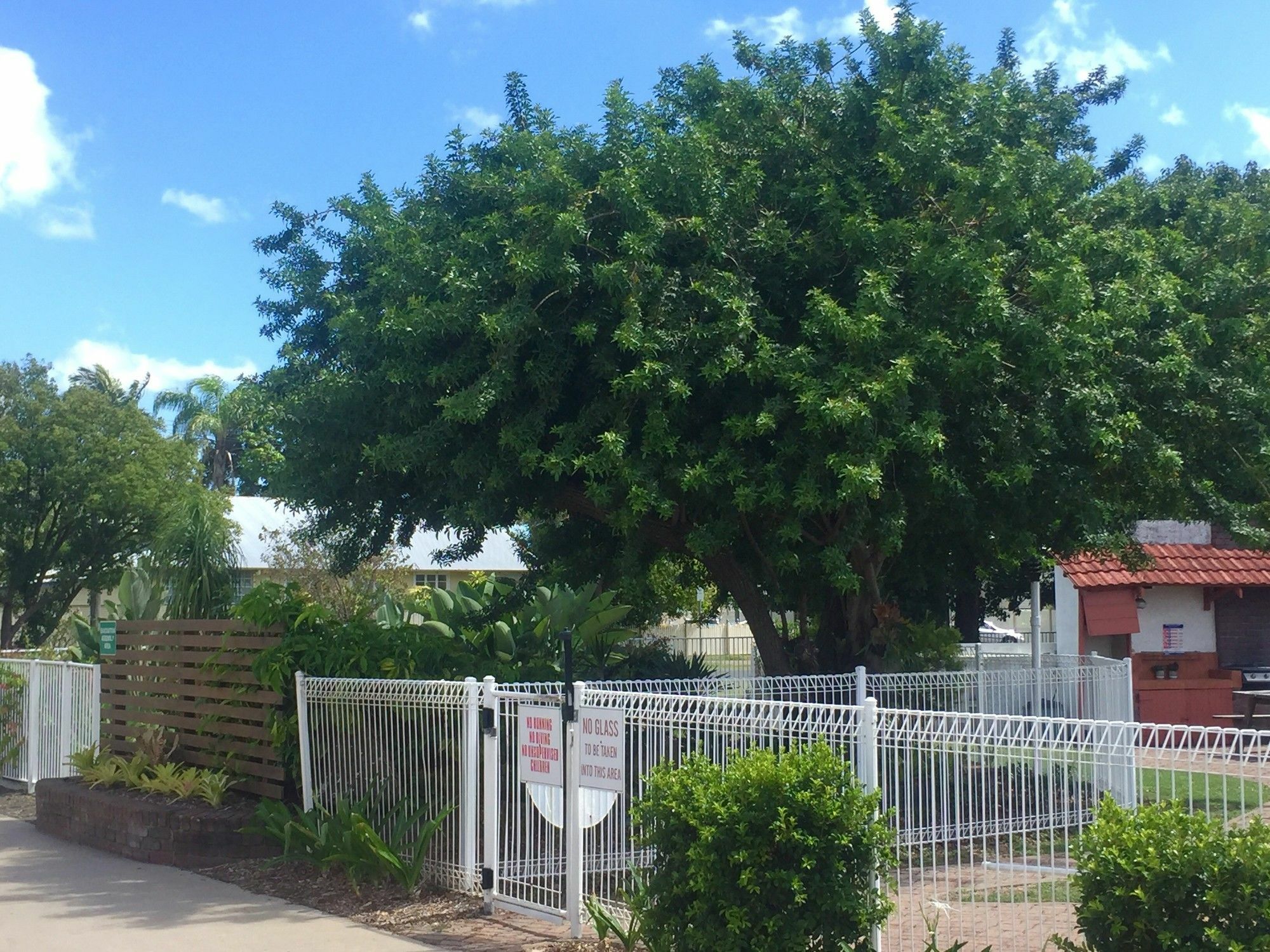 Bundaberg Spanish Motor Inn Exteriör bild